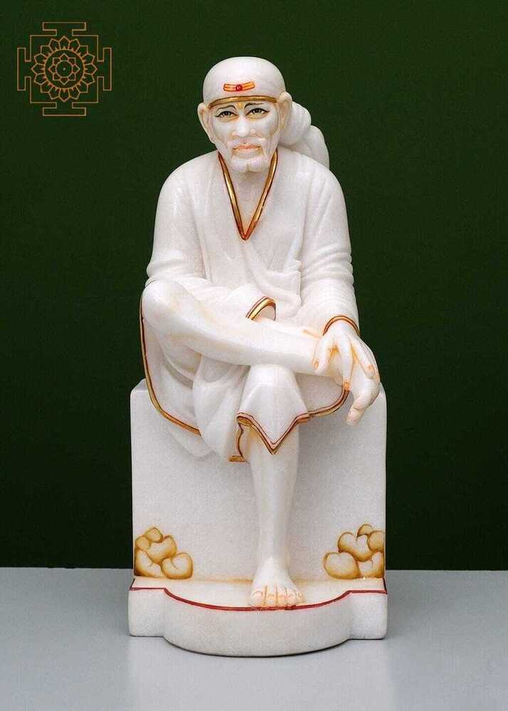 साई बाबा की मूर्ति -