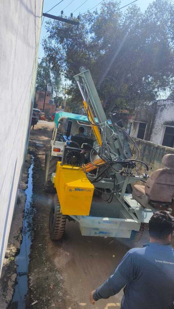 Mbcb Rubber Track Post Piling Machine - Color: Green