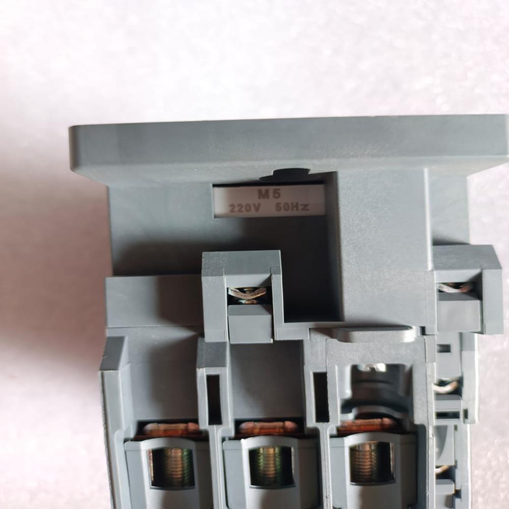 New Schneider LC1E 50 Contactor Model LC1E50M5 50Amp 220V Power Contactor