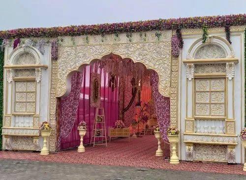 Decorative Fiber Gate - Color: Golden