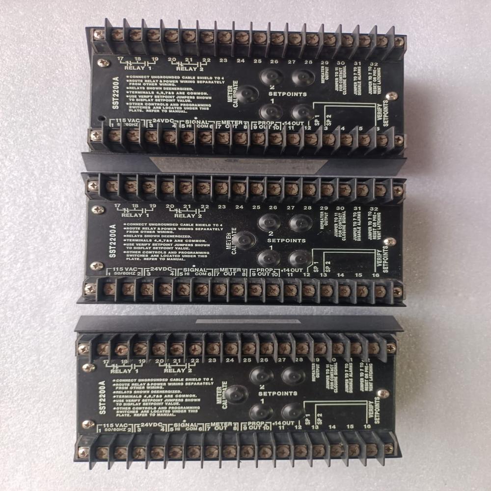 Used Dynalco Controls Sst-2000A Sst2200A-1 Speed Trans Switch - Color: Black