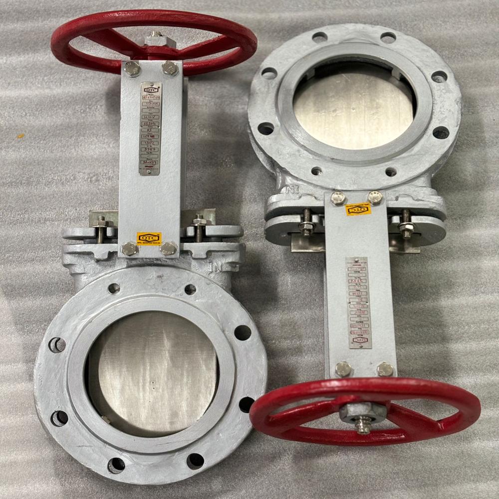 Knife Edge Gate Valve - Color: Blue And Silver