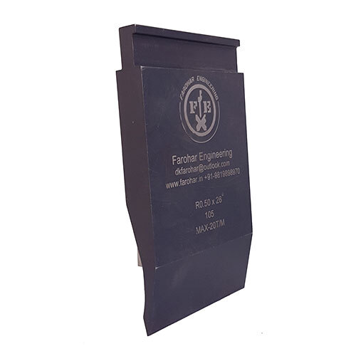 Semi Gooseneck Punch - Color: Black