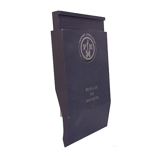 Semi Gooseneck Punch - Color: Black
