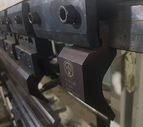 Gooseneck Punch - Color: Black