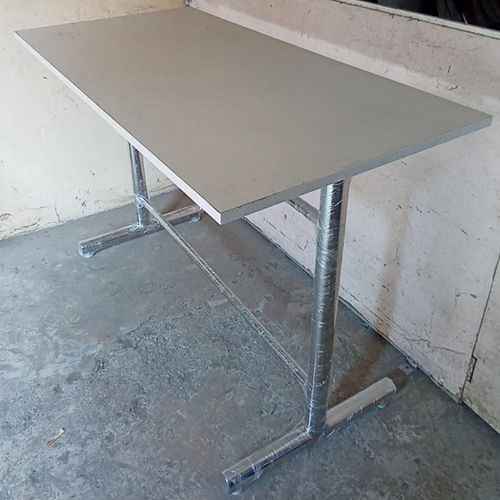 Ss Table - Color: Silver