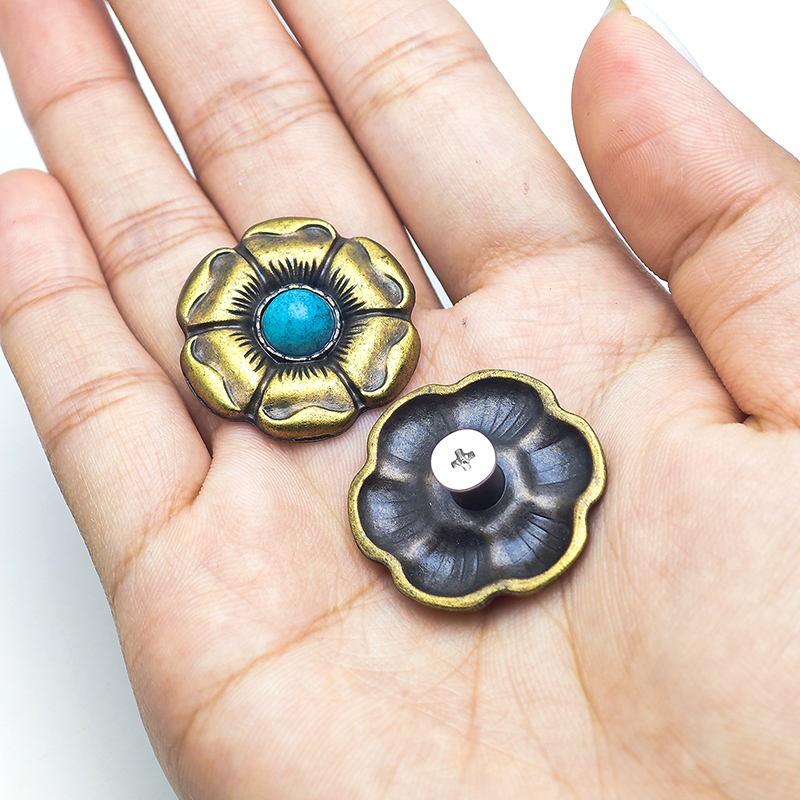 Modern Western Style 3d Round Flower Shaped Screwback Rivet Heart Shaped With Artificial Turquoise Interspersed Rivet For Belt Hat Bags Decoration