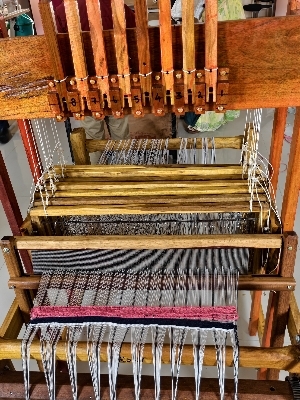 3 Feet Handloom Weaving Machine - Features: High Quality