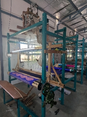 4 Feet Manual Handloom Weaving Machine - Capacity: 10 Kg