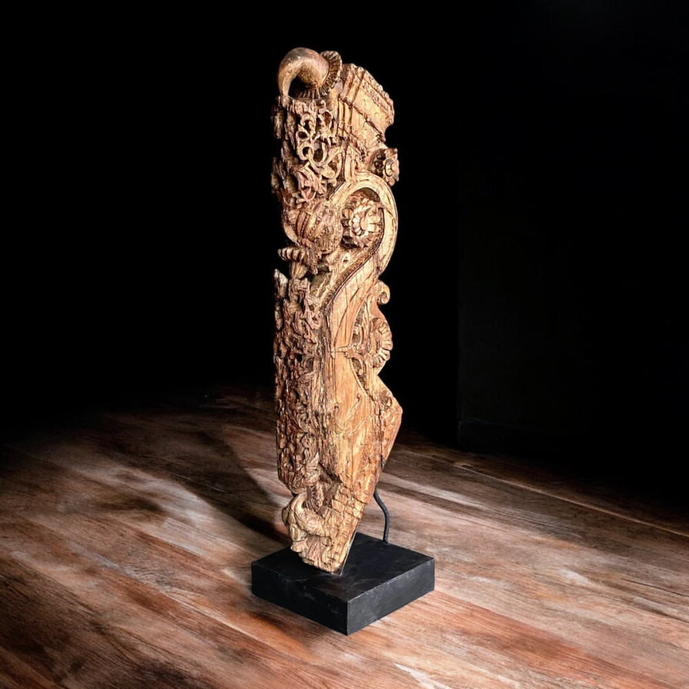 Vintage Wooden Decorative Bracket - Artwork: Handmade