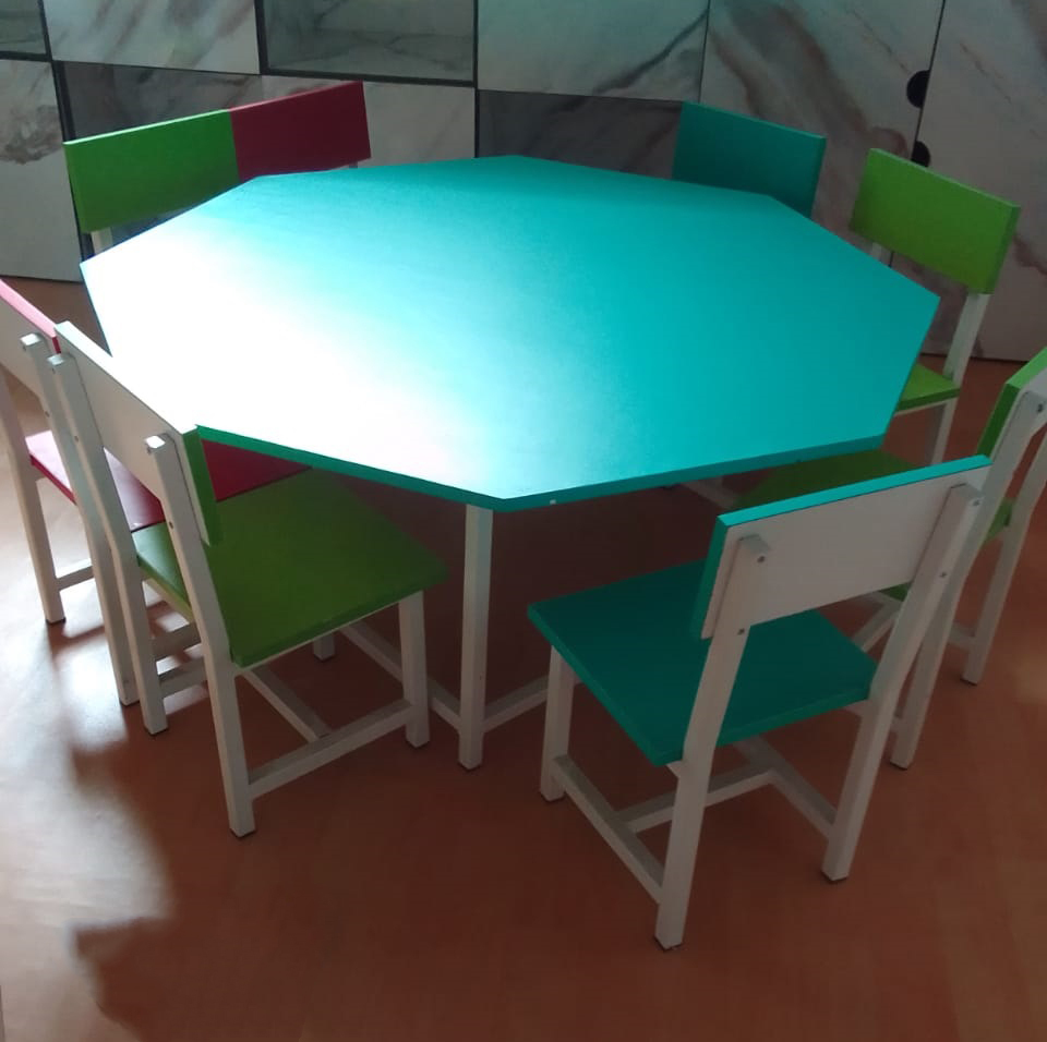 Nursery Kids Table And Chair Set