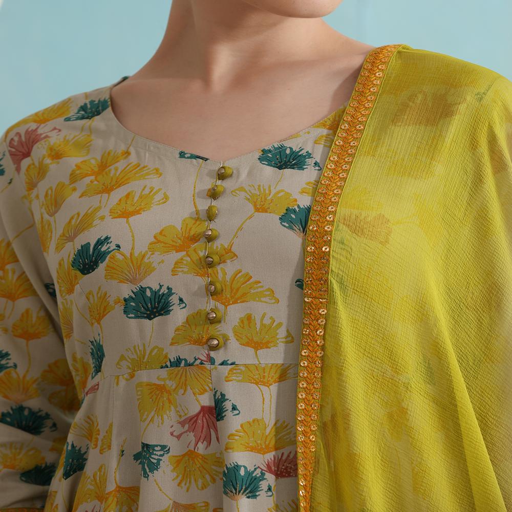 Floral Printed V-neck Three-quarter Sleeves Green Kurta With Trousers & With Dupatta - Feature: Comfortable