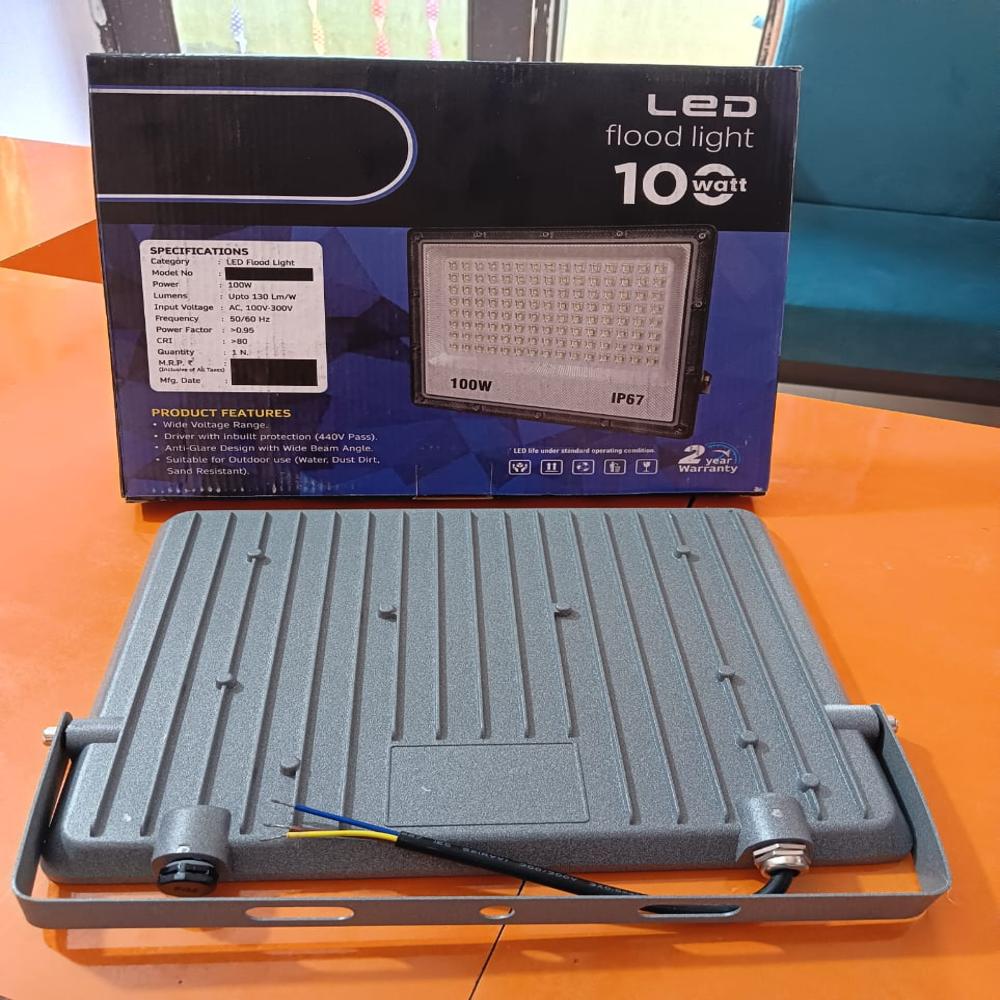 100w Flood Light - Application: Building Exteriors  Parking Areas  Factories And Warehouses  Stadiums And Open Grounds  Hoardings