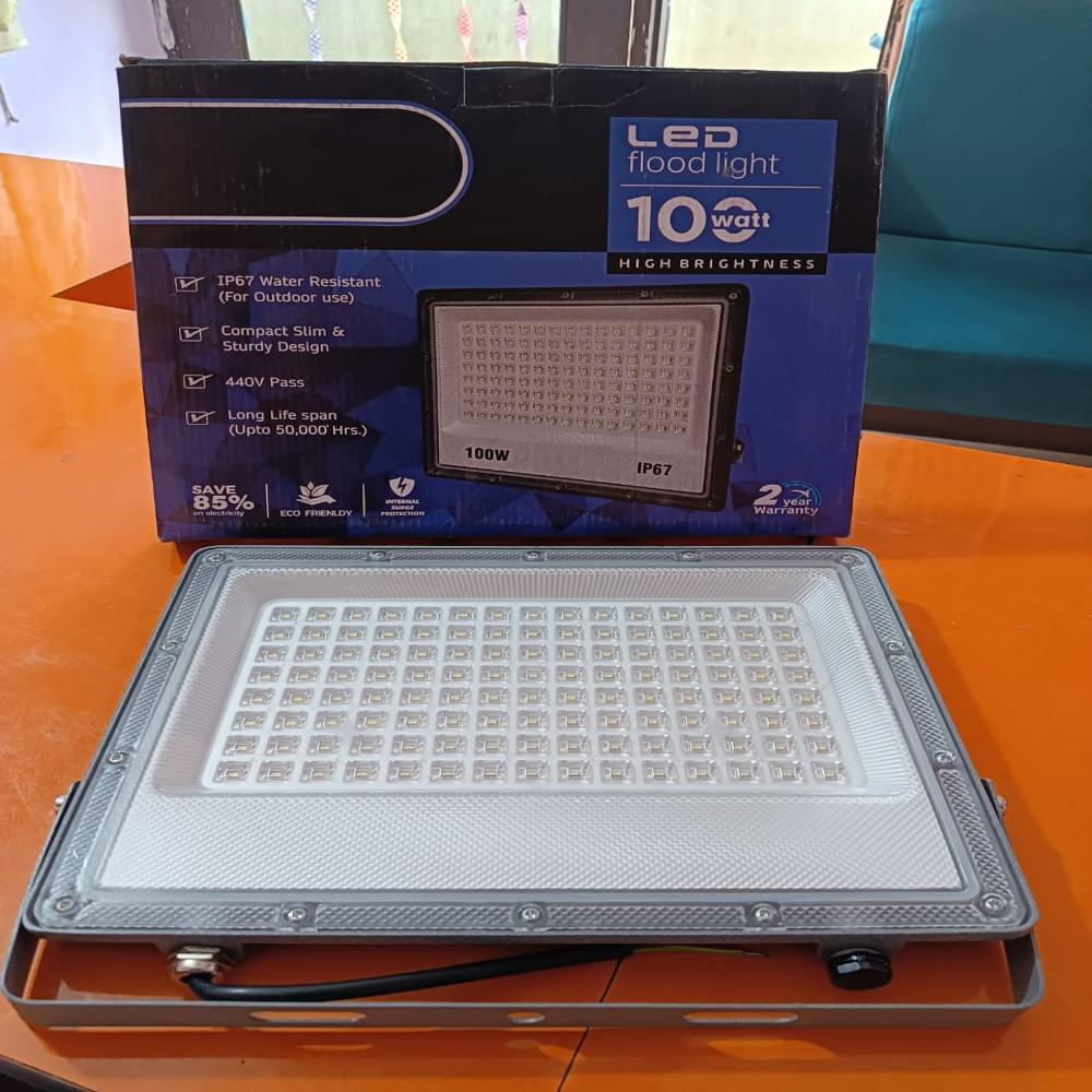 100w Flood Light - Application: Building Exteriors  Parking Areas  Factories And Warehouses  Stadiums And Open Grounds  Hoardings