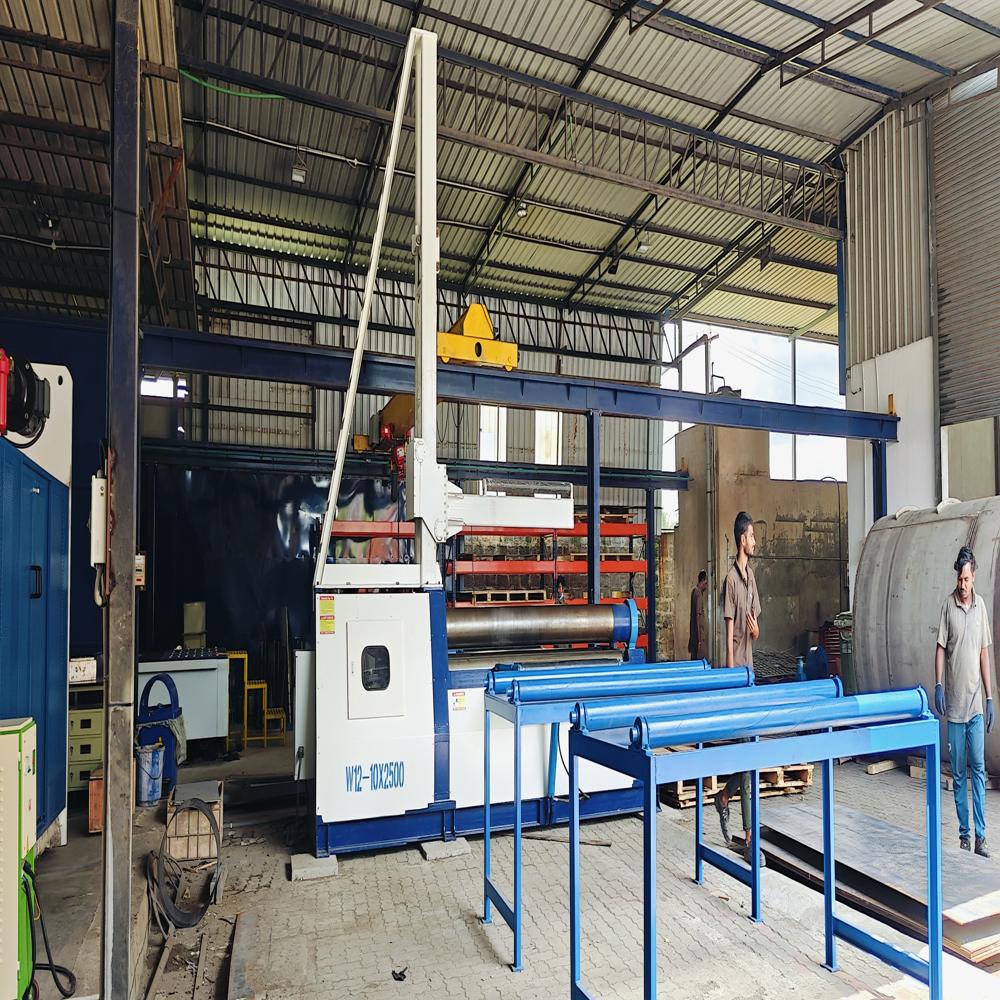 CNC PLATE ROLLING MACHINE - 4 ROLLS