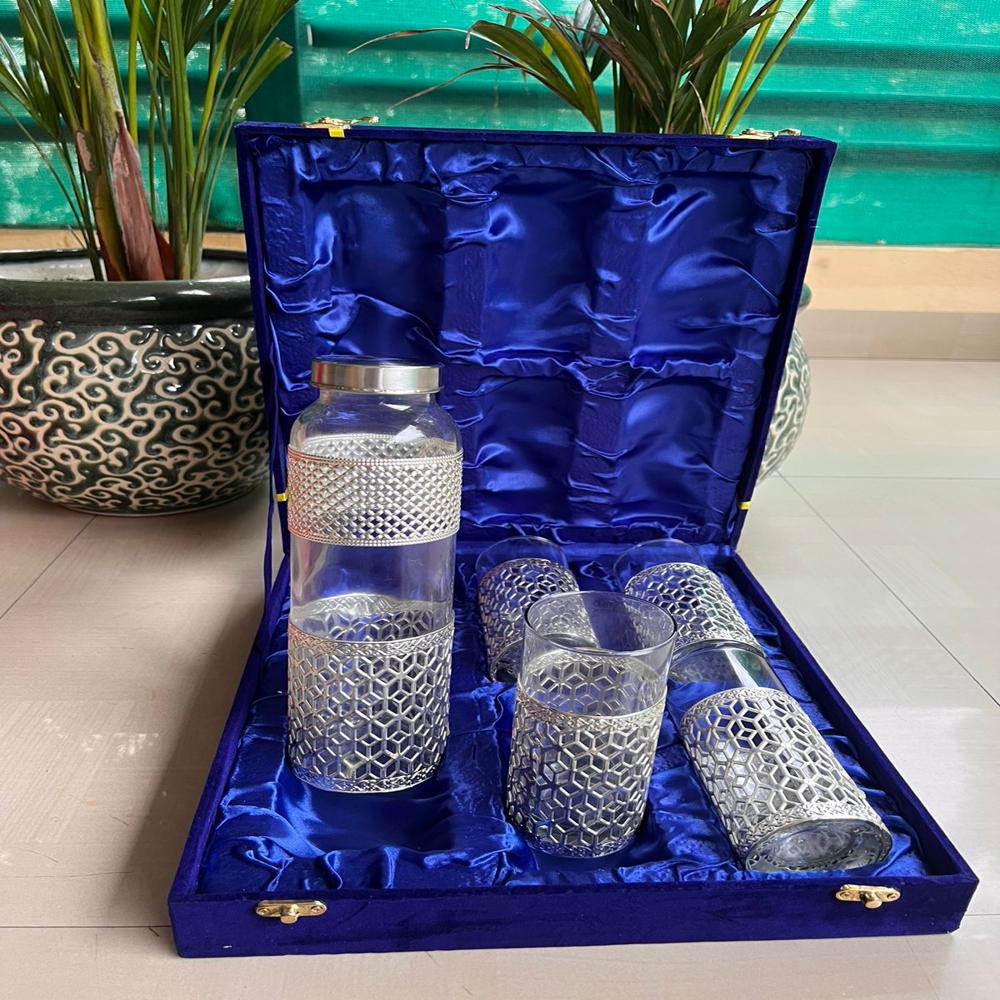 BEAUTYCRAFT glass bottle set with 4 glasses In jumbo gift box