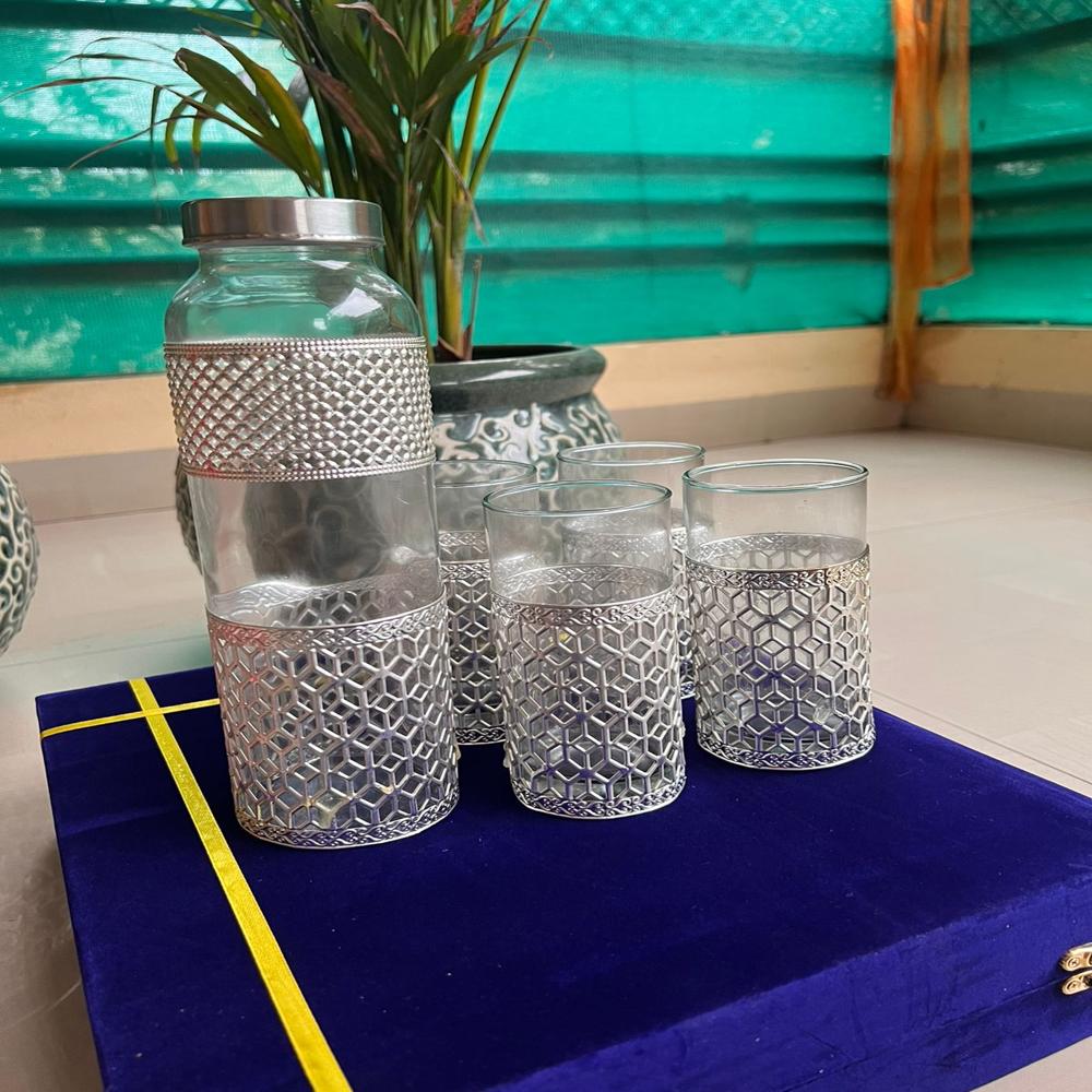 BEAUTYCRAFT glass bottle set with 4 glasses In jumbo gift box