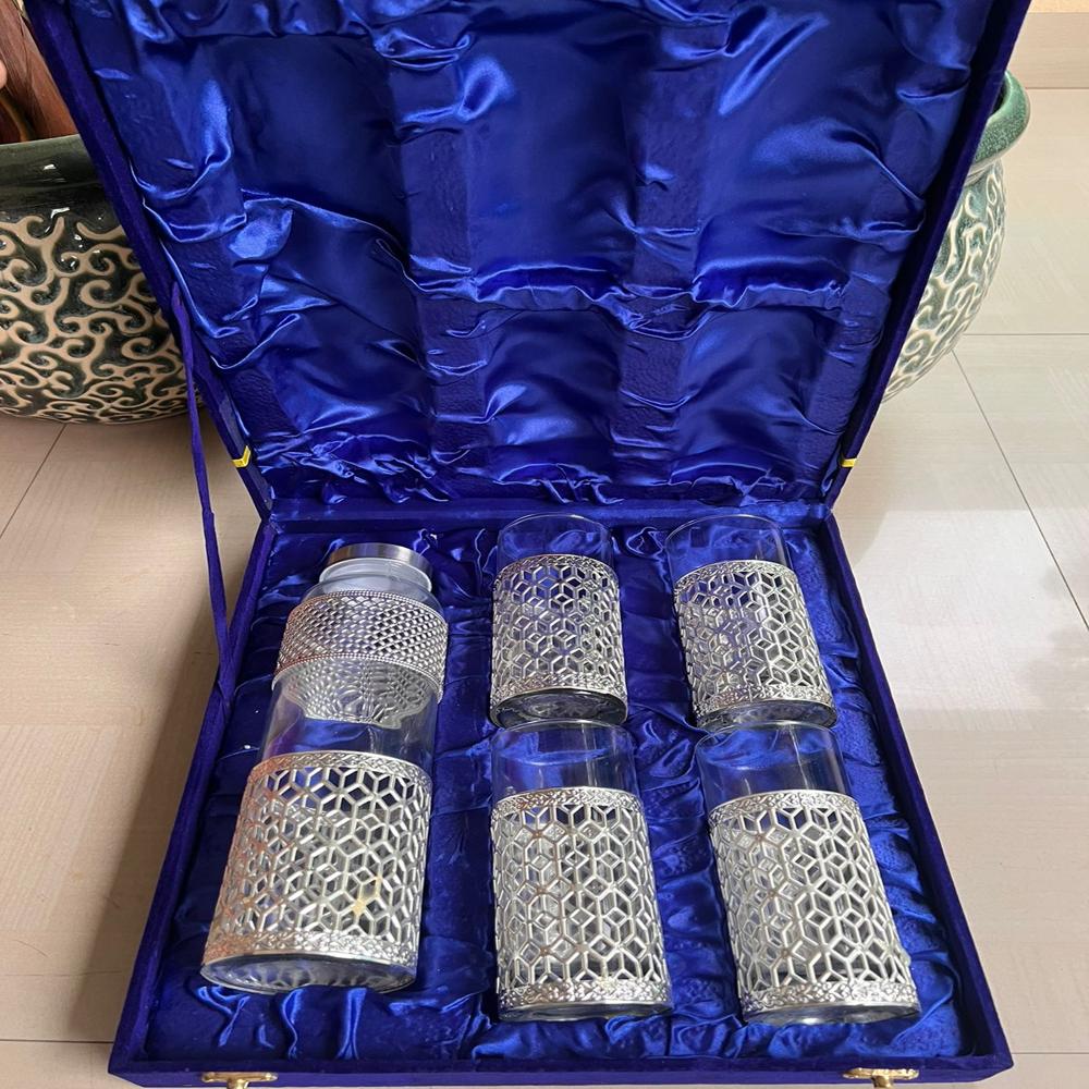 BEAUTYCRAFT glass bottle set with 4 glasses In jumbo gift box