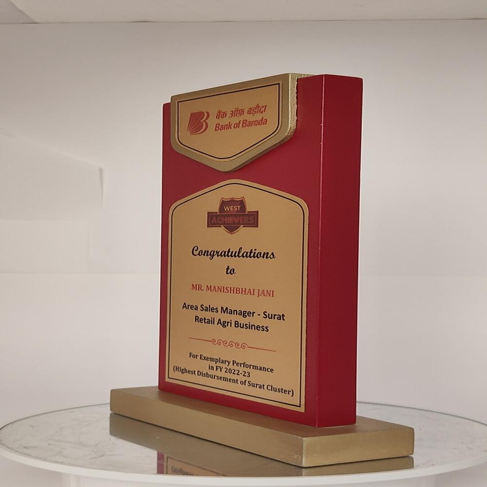 Unique 107 Designer Trophy - Finishing: Polished