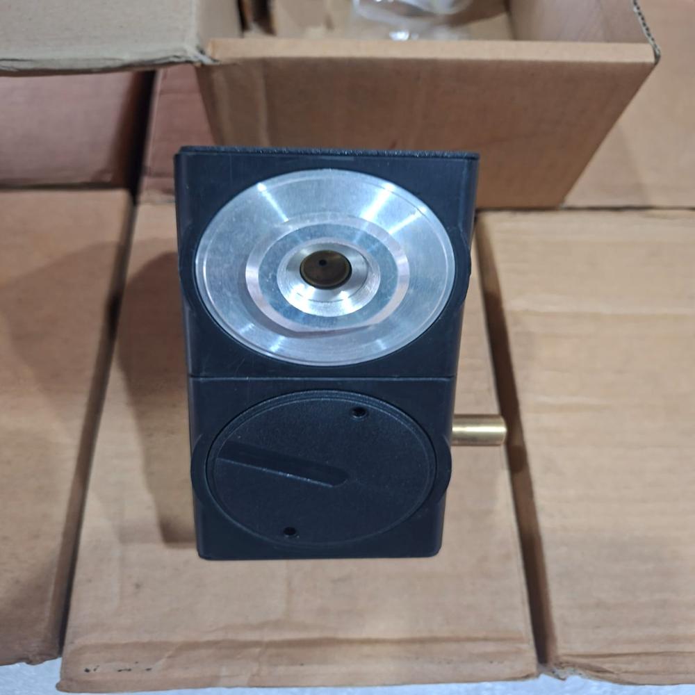 New Rexroth Air Control and Shut Off Valves Mnr 0821300937/Mnr 0821300936 Fd:784