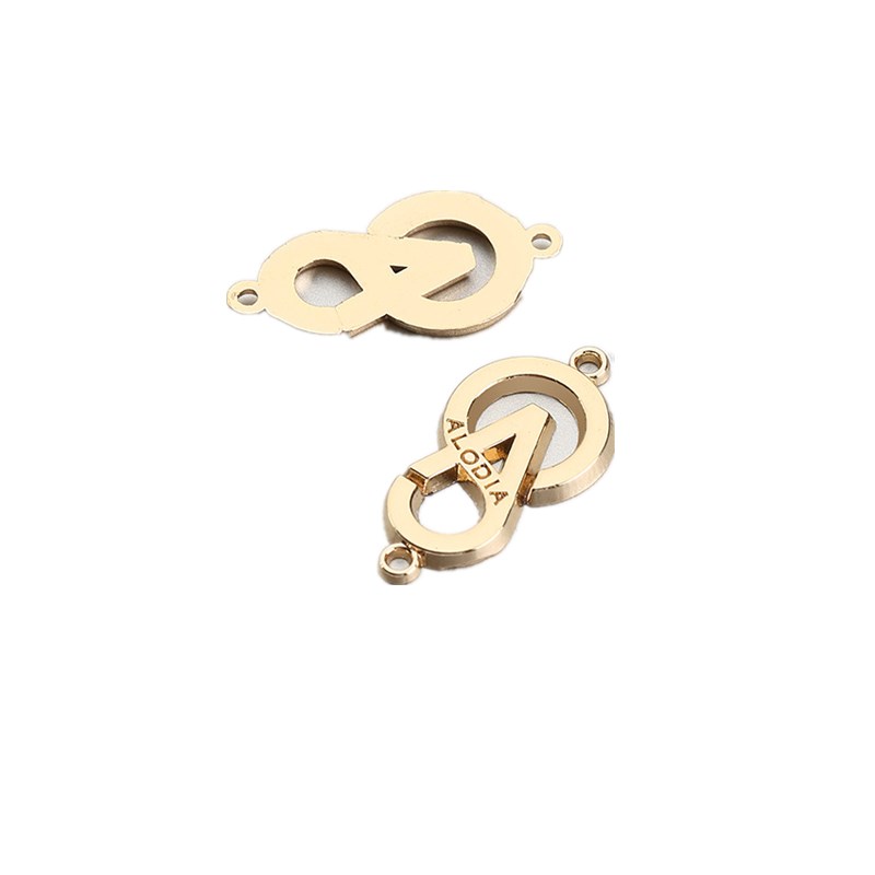 OEM/ODM Customized Heart Rectangle Shaped Fashion Elegance Bag Label Metal Clothing Letters Brand Labels Accessories