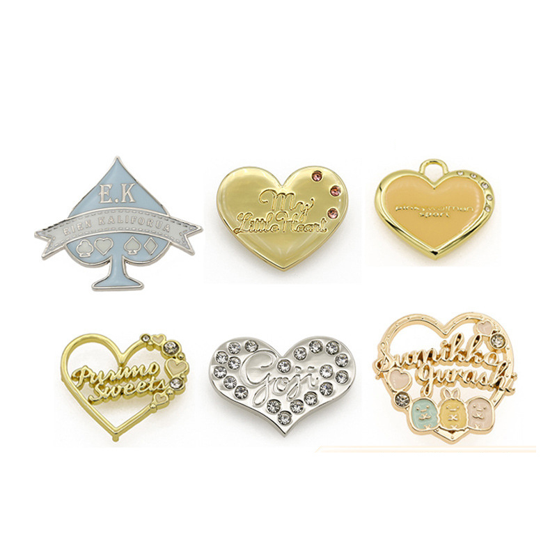 OEM/ODM Customized Heart Rectangle Shaped Fashion Elegance Bag Label Metal Clothing Letters Brand Labels Accessories