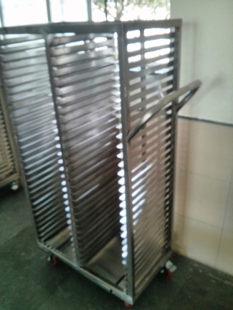 Soiled Plate Trolley - Color: Silver