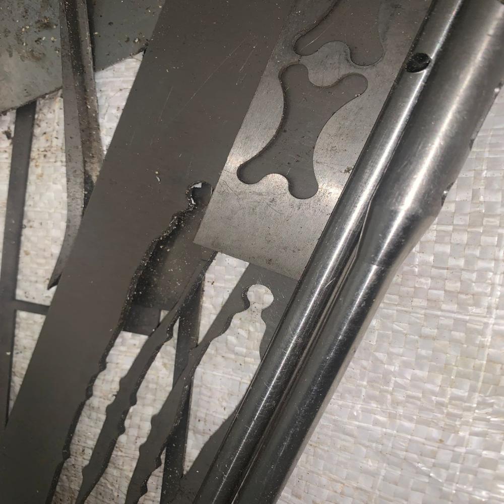Cladding Scrap Titanium - Color: Silver Gray & Metallic