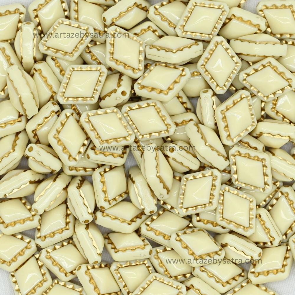 Flat Diamond Beads | Size : 18mm - Beads Material: Plastic