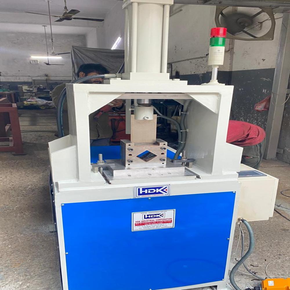 HYDRAULIC PIPE CUTTING MACHINE