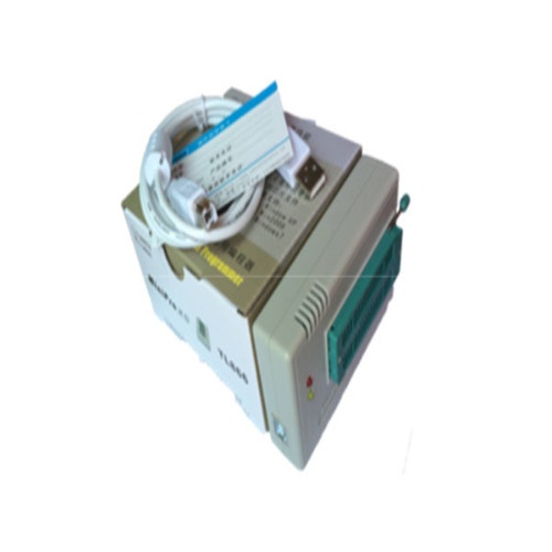  UNIVERSAL IC PROGRAMMER