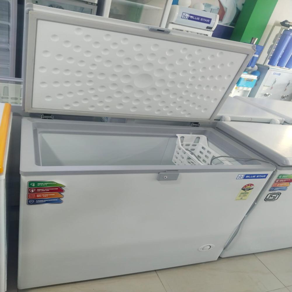 Blue Star Deep Freezer Cf4-230neyw - Capacity: 230 Ltr