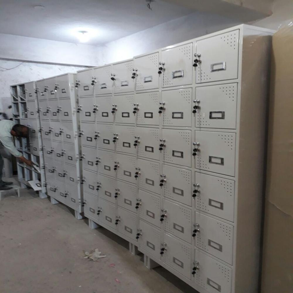 18 Door Ms Locker - Color: Blue