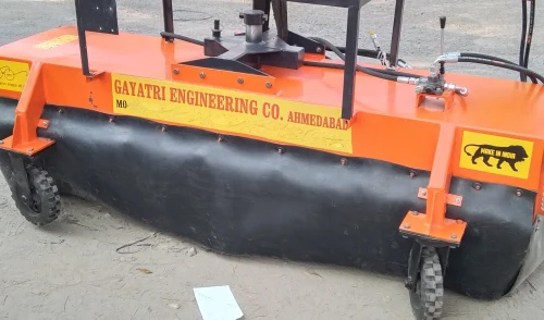 Tractor Mounted Road Sweeper Machine - Capacity: 500 L Ltr
