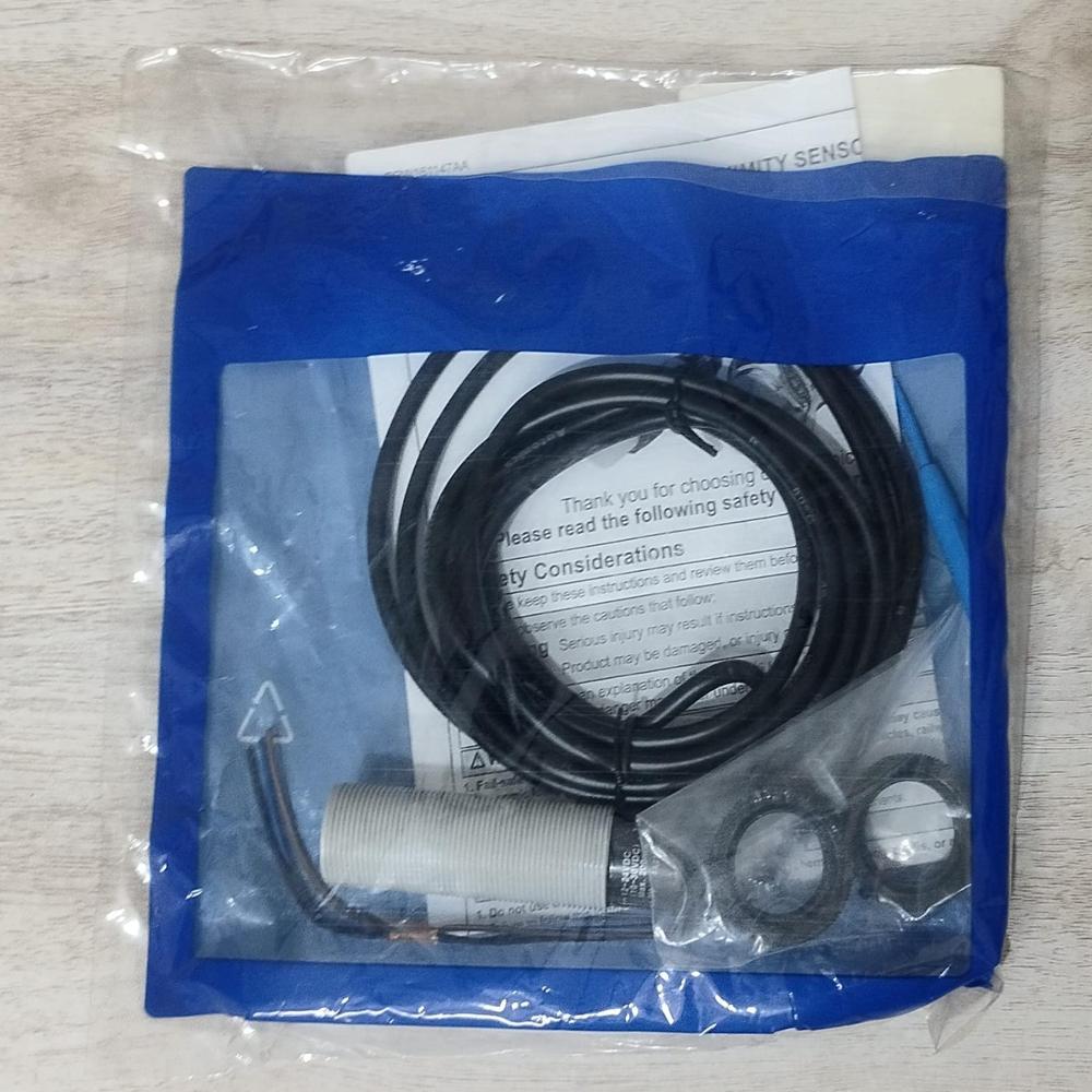 AUTONICS CR18-8DN Capacitive Proximity Sensor