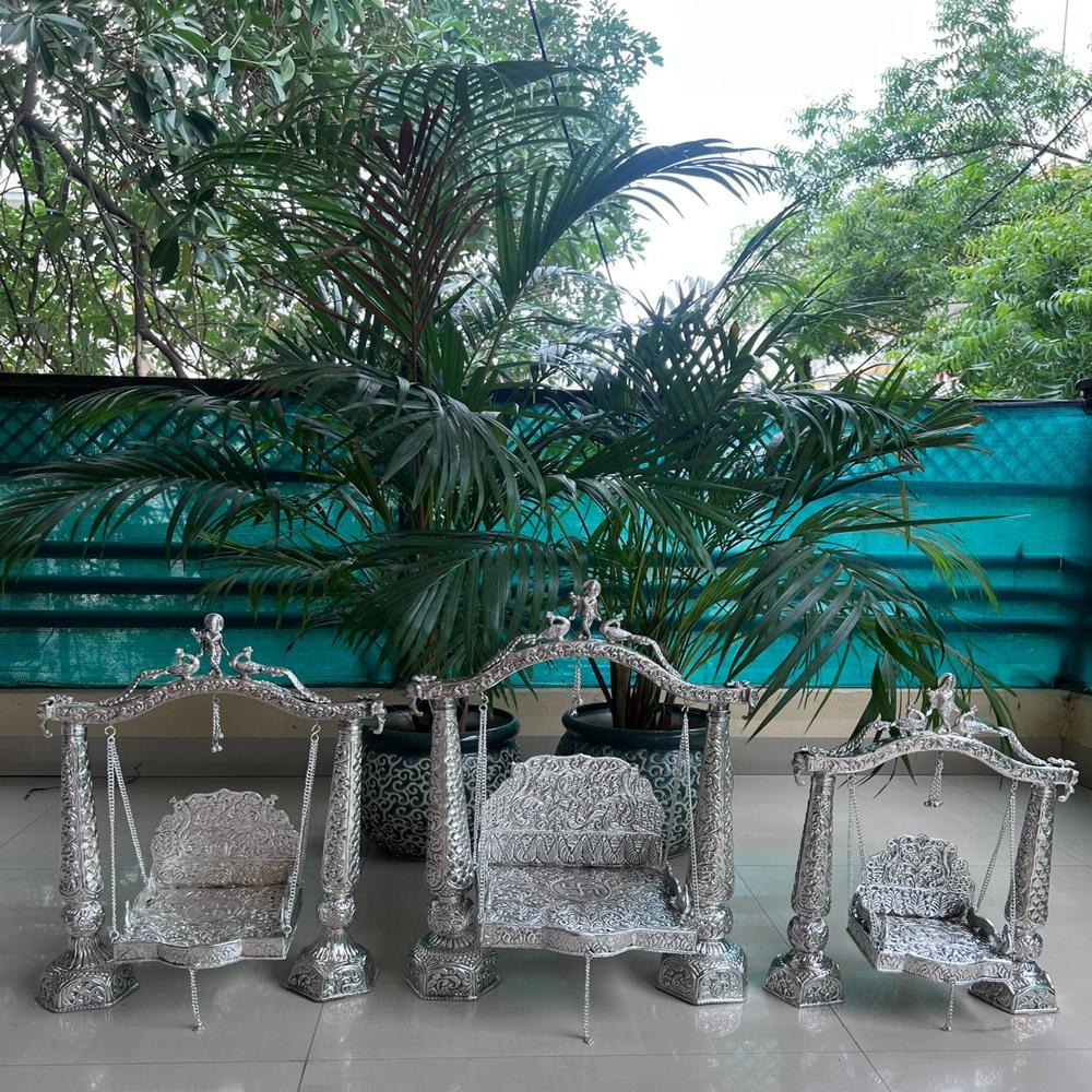 Krishna  Jhula - Color: Silver
