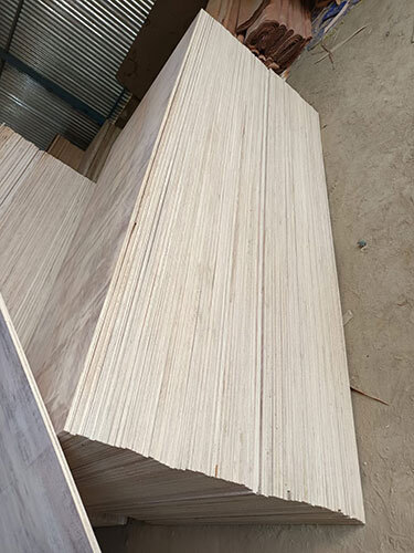 Plain Plywood - Density: 600 A 750 Kg/Ma Kilogram Per Cubic Meter (Kg/M3)
