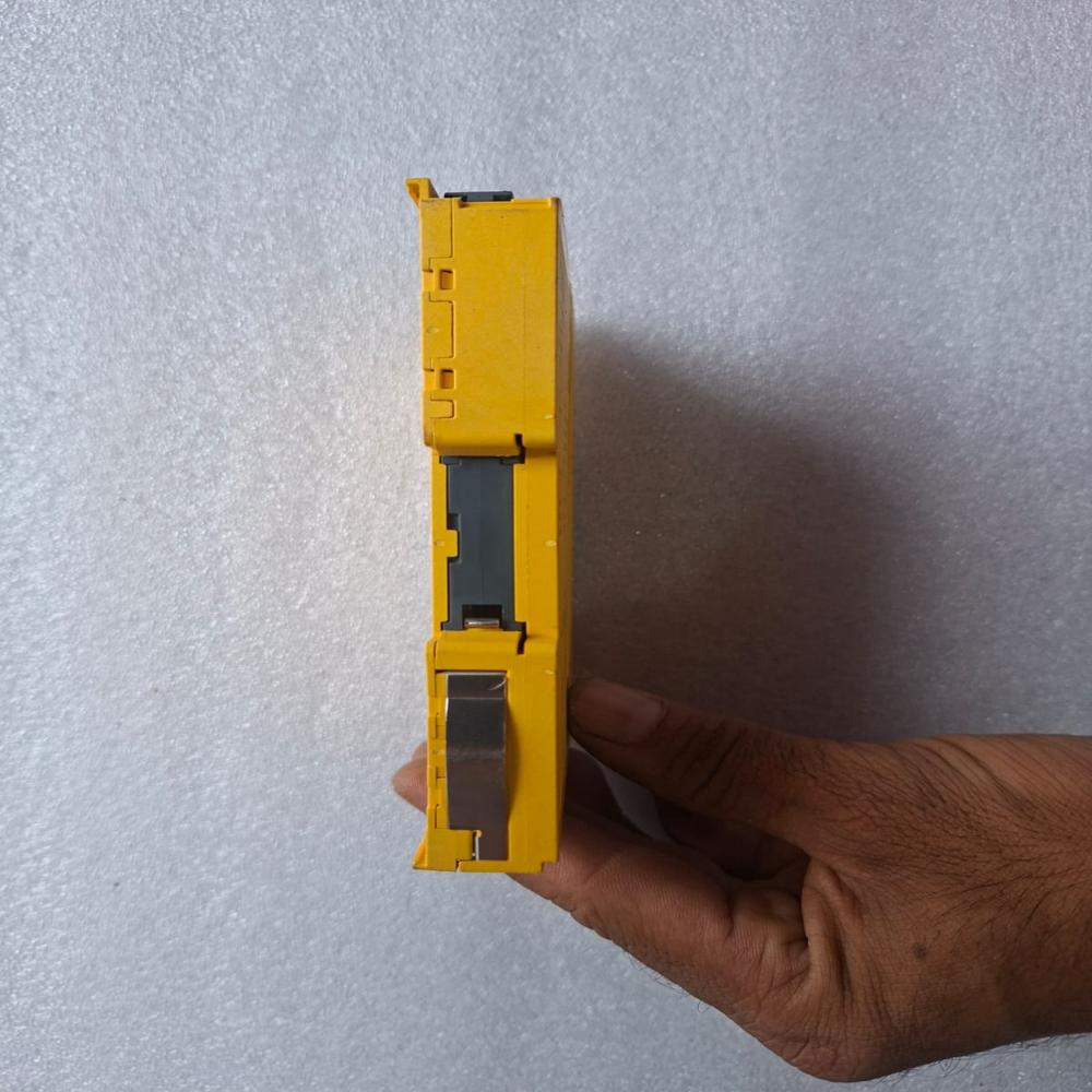 SICK RLY3-0SSD300 SAFETY RELAY SICK RLY3-0SSD300 D-79183 WALDKIRCH