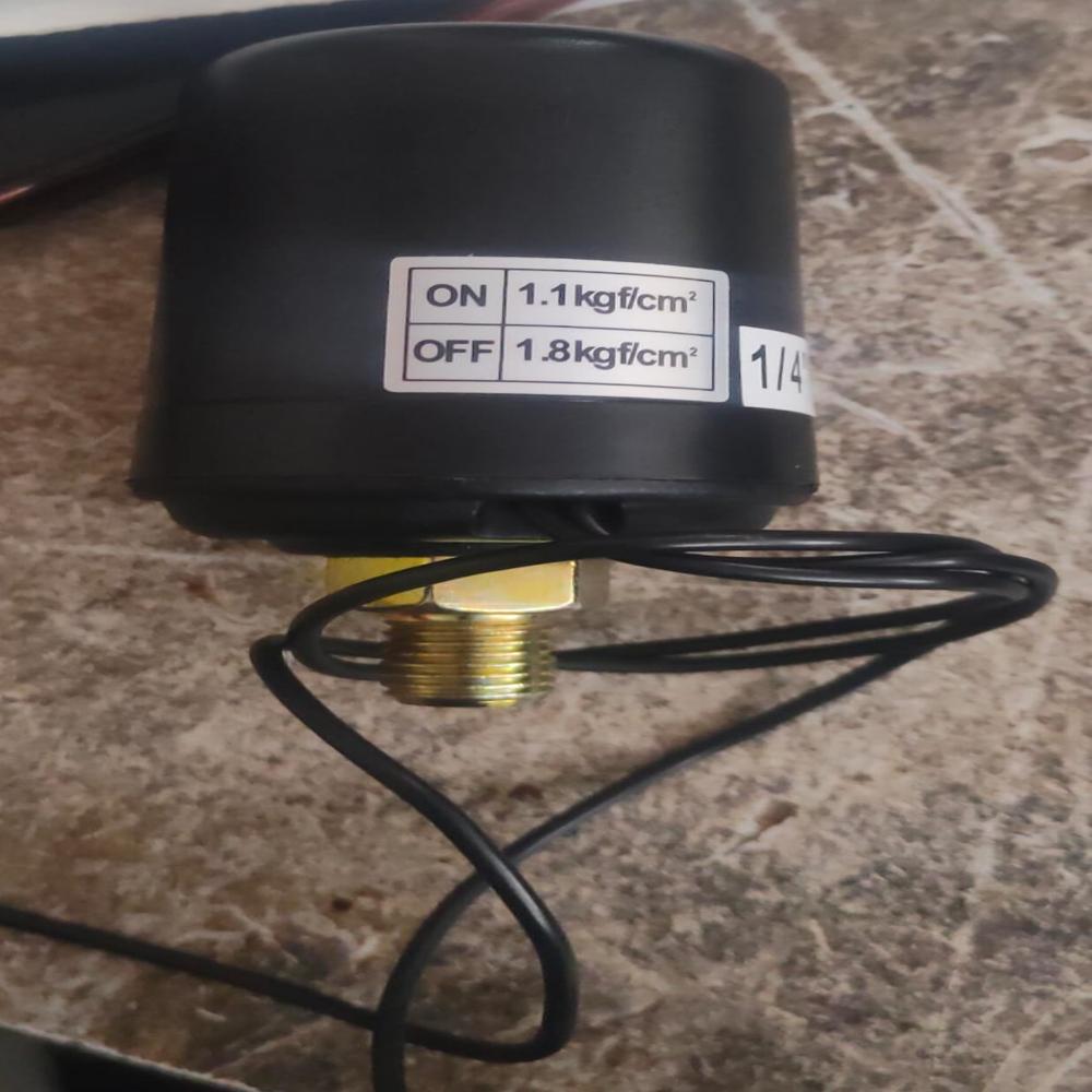 Capasittor Pressure Switch - Color: Black