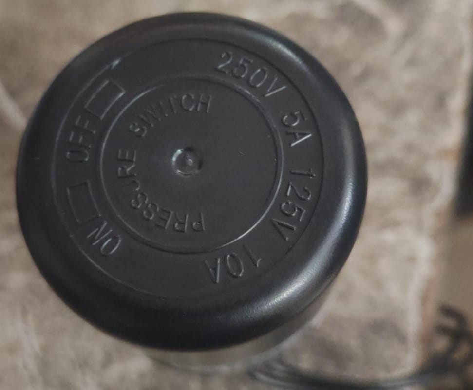 Capasittor Pressure Switch - Color: Black