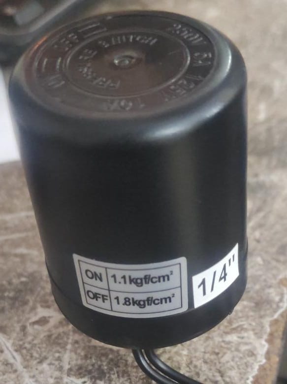 Capasittor Pressure Switch - Color: Black
