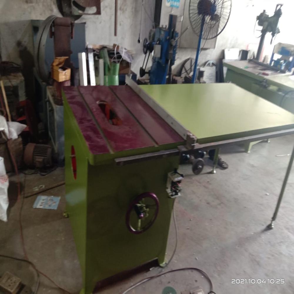 Circular Saw With Arbour Tilt