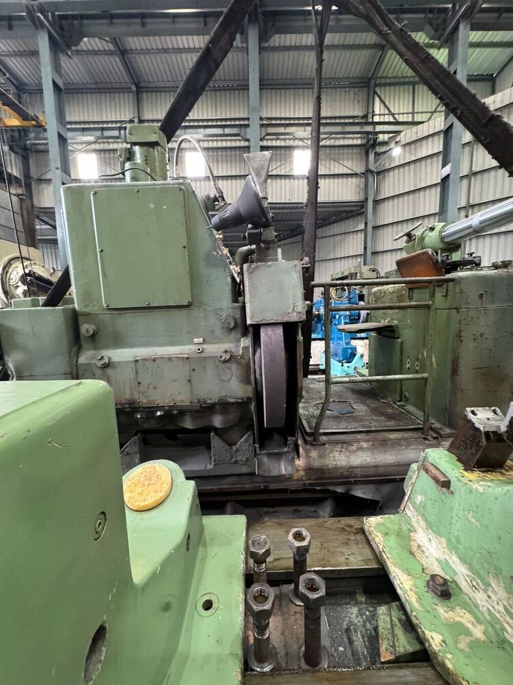 Roll Grinding Machine