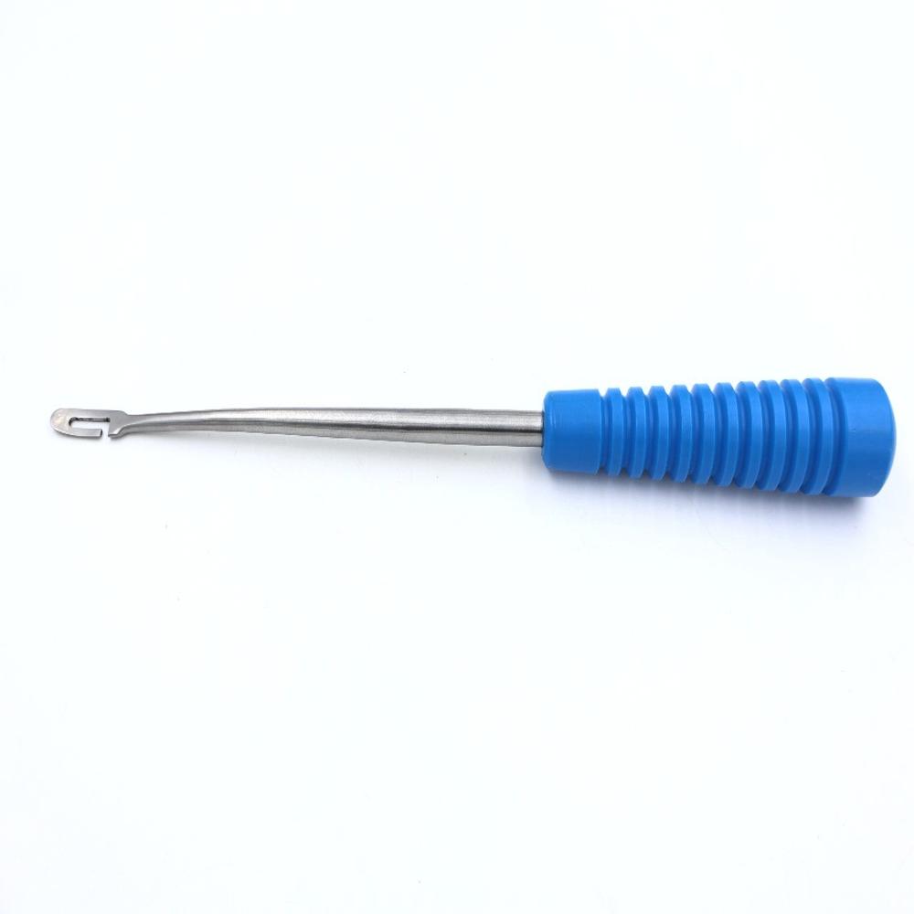 Suture Passer - Feature: Ergonomic Design