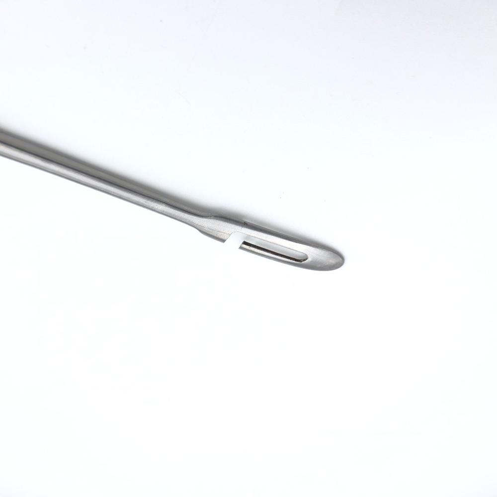 Suture Passer - Feature: Ergonomic Design