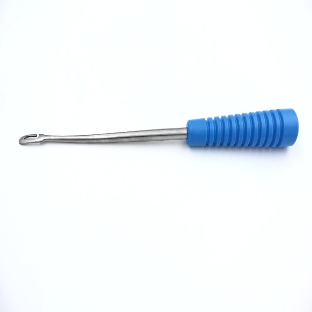 Suture Passer - Feature: Ergonomic Design