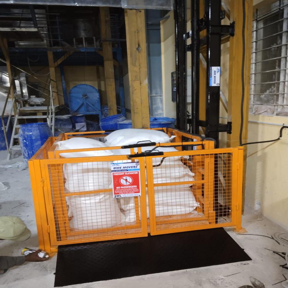 Hydraulic Goods Lift - Load Capacity: Upto 10 Ton Tonne