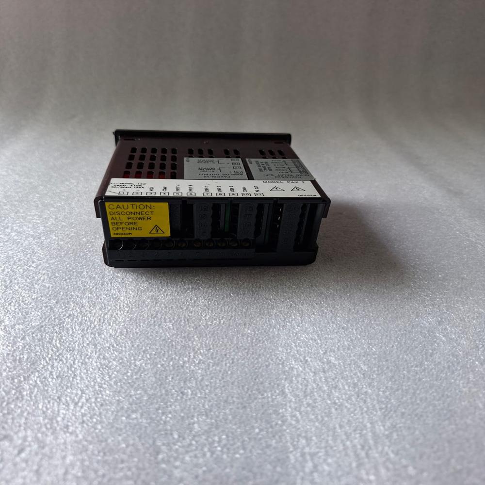 Used Red Lion Pax I Analog Input Panel Meter - Frequency: 50/60 Hertz (hz)