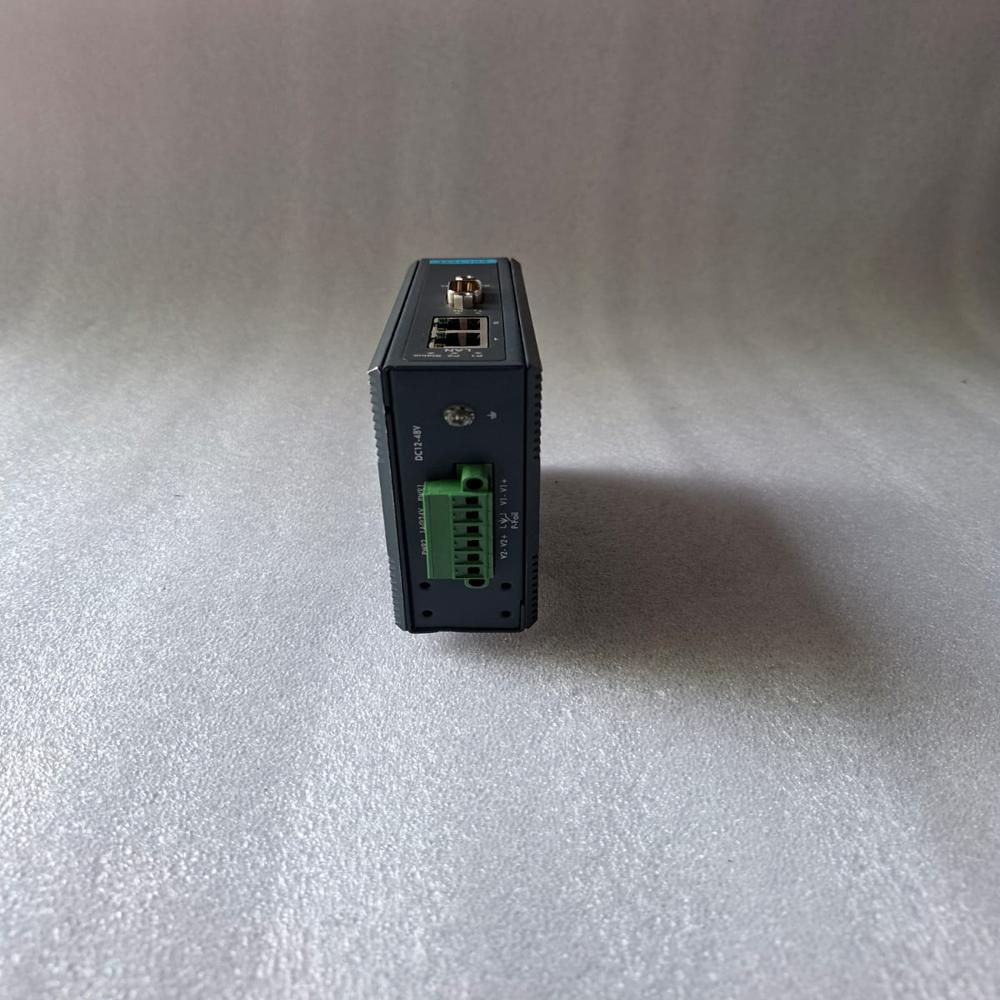 ADVANTECH EKI-1221 A 1 PORT MODBUS GATE WAY SERIAL DEVICE SERVER EKI-1221