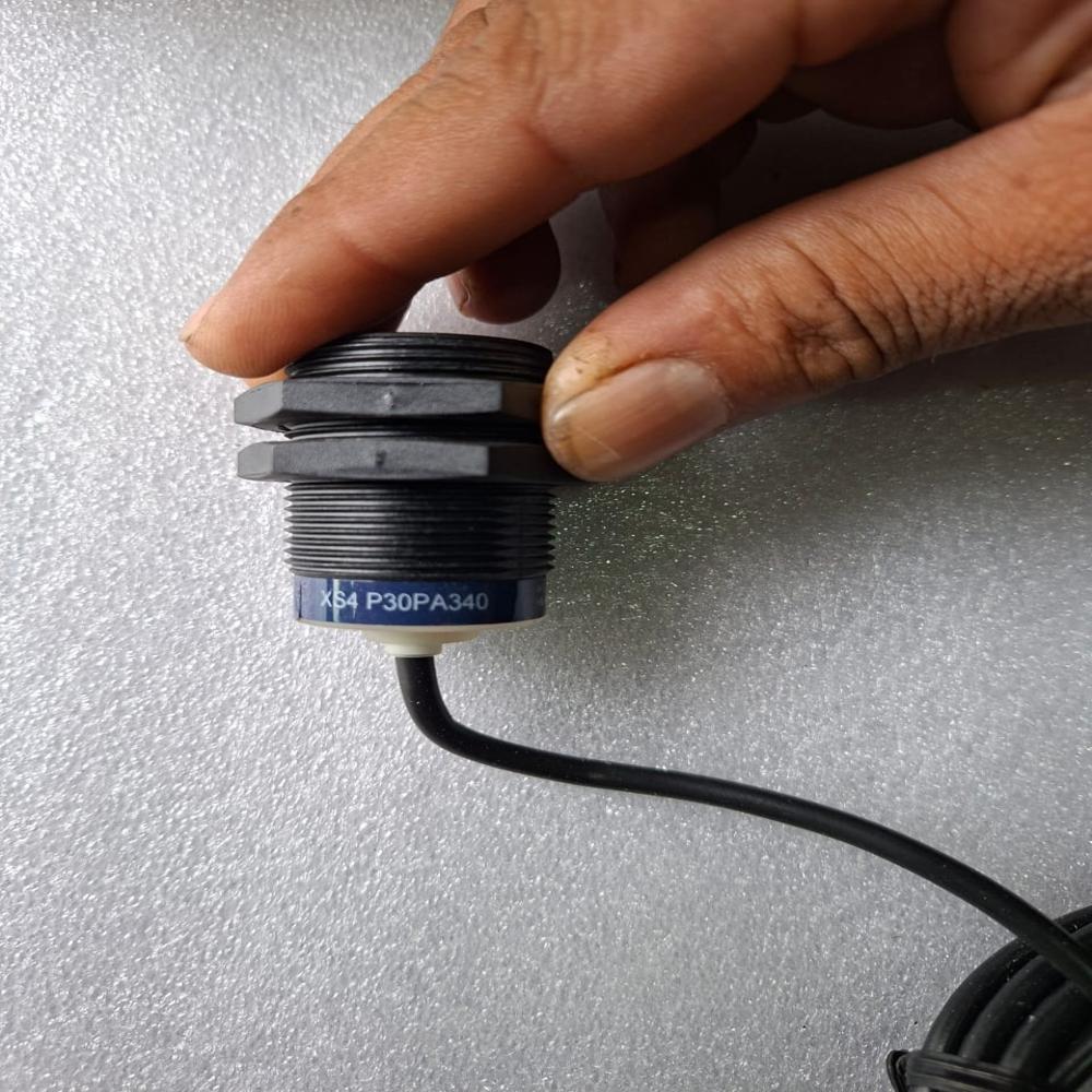 TELEMECANIQUE XS4P30PA340 Inductive proximity sensors